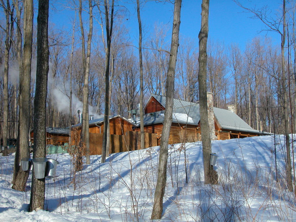 Auberge Des Gallant Rigaud Kültér fotó